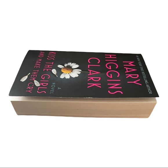 📚3 for 20📚 Kiss the girls and make them cry - Picture 3 of 3